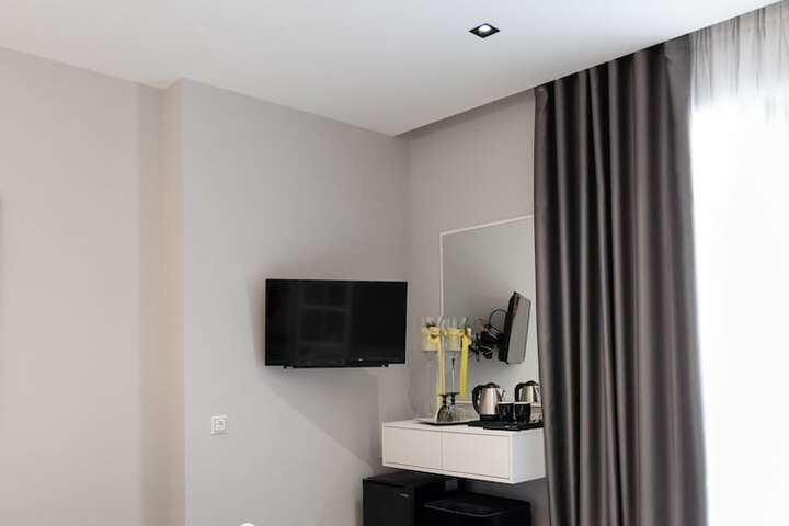 Room 27 of 72