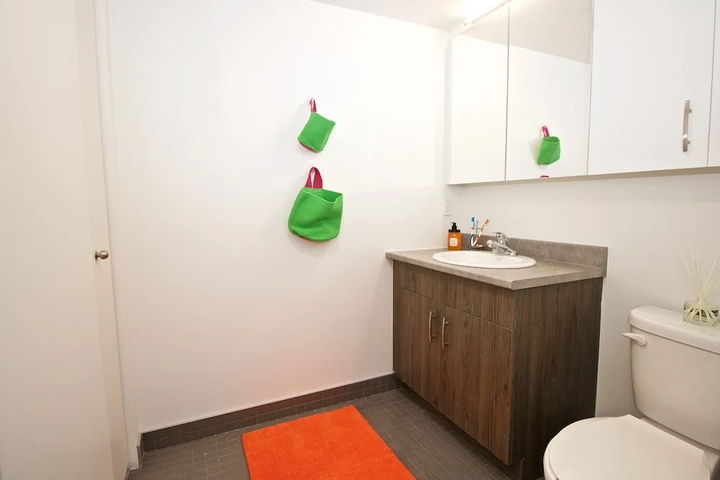 Room 6 of 14