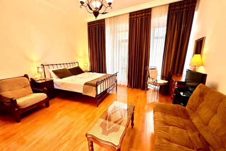 Room 25 of 51