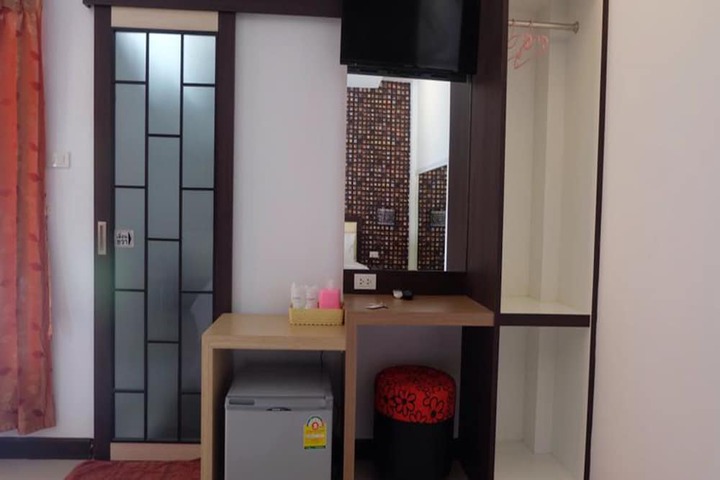 Room 9 of 24
