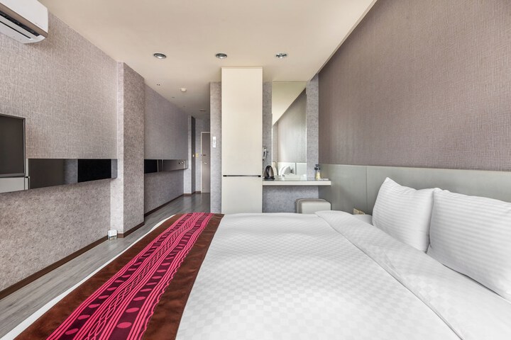 Room 21 of 69