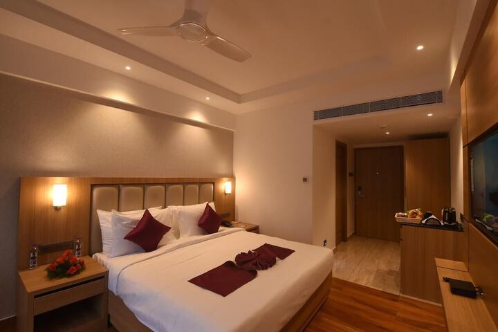 Room 9 of 38