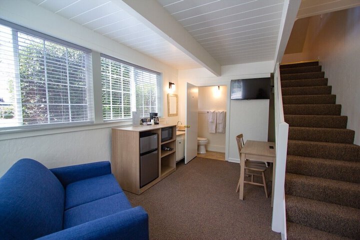 Room 6 of 25