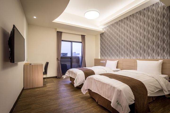 Room 16 of 35