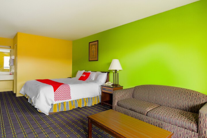 1 King Bed (10 of 13)