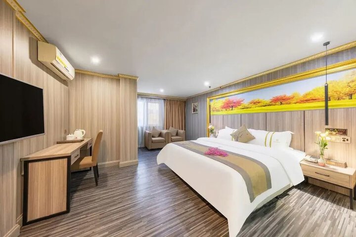 Room 19 of 39