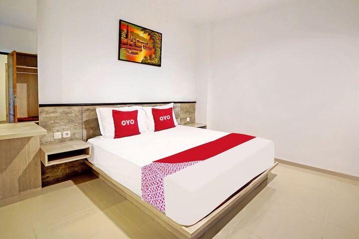 Room 10 of 33