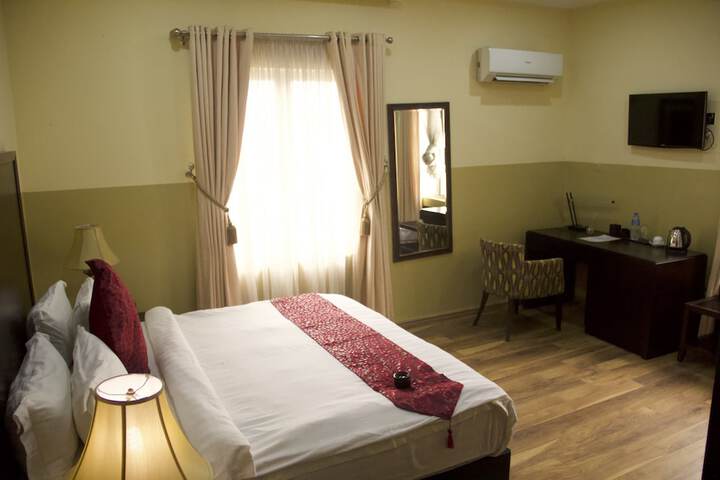 Room 7 of 44