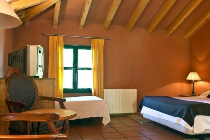 Room 3 of 110