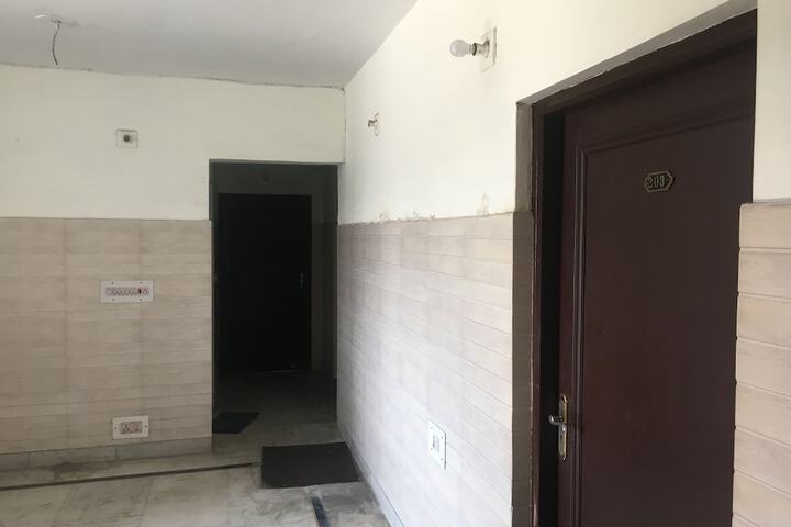 Ballroom/Hall 24 of 27