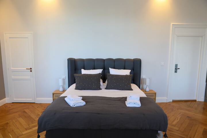 Room 9 of 60