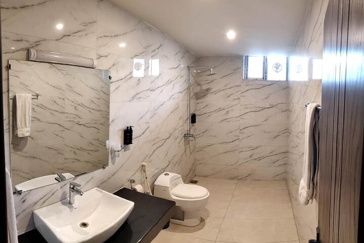 Room 12 of 17