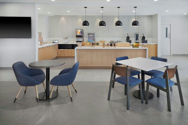 Breakfast/Coffee Service 31 of 40