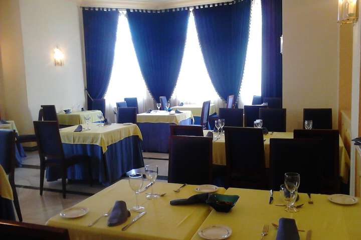 Dining 12 of 20