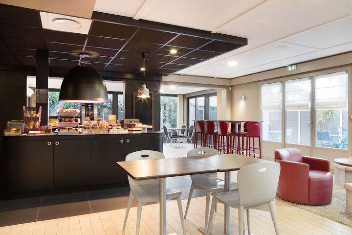 Dining Photos