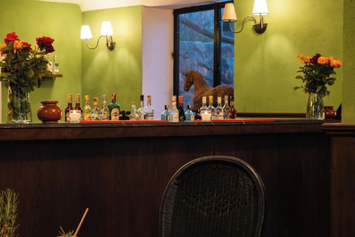 Lounge 60 of 73
