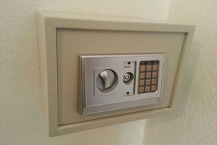 Room 16 of 23