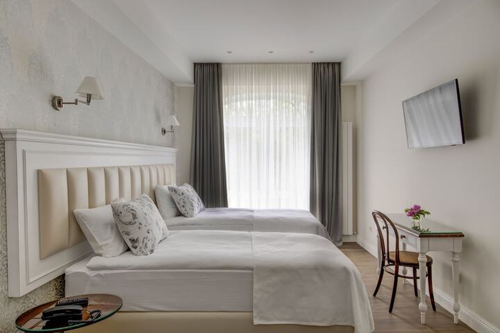 Room 4 of 47