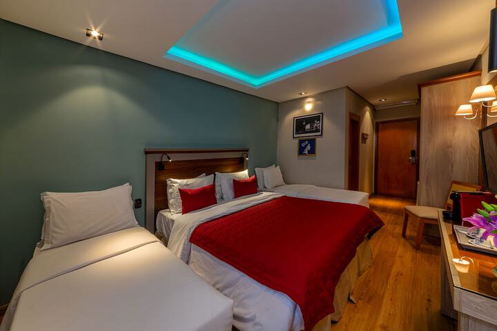 Room 5 of 79