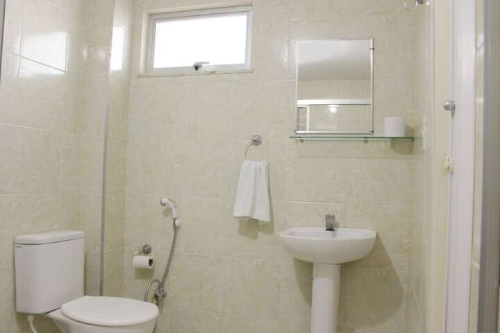 Room 5 of 16