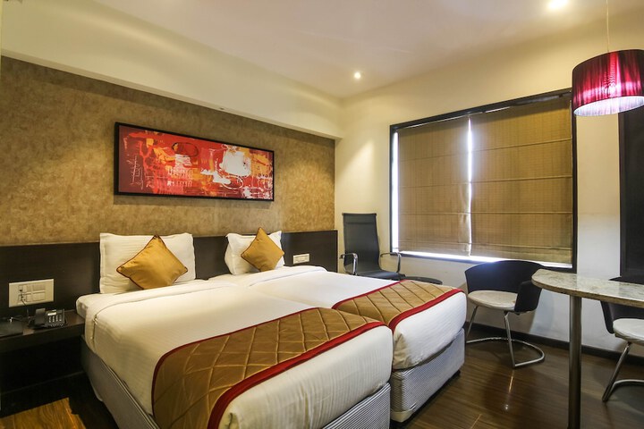Room 28 of 64