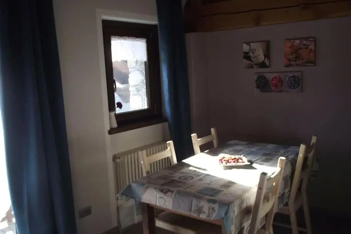 Room 3 of 10