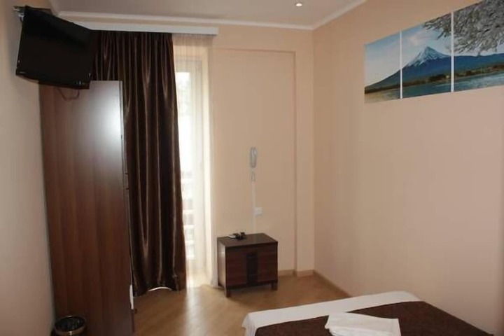 Room 34 of 63