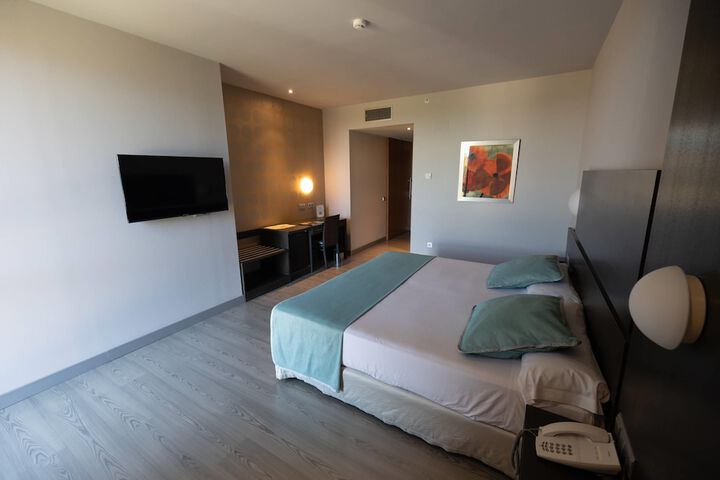 Room 26 of 93