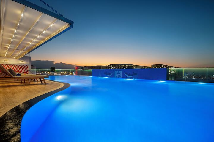 Pool 14 of 38