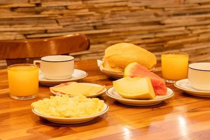 Breakfast/Coffee Service 89 of 101