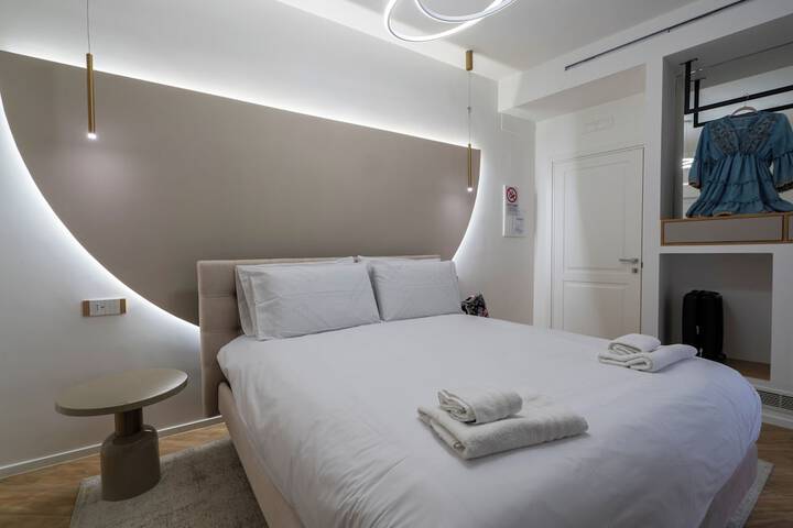 Room 11 of 27