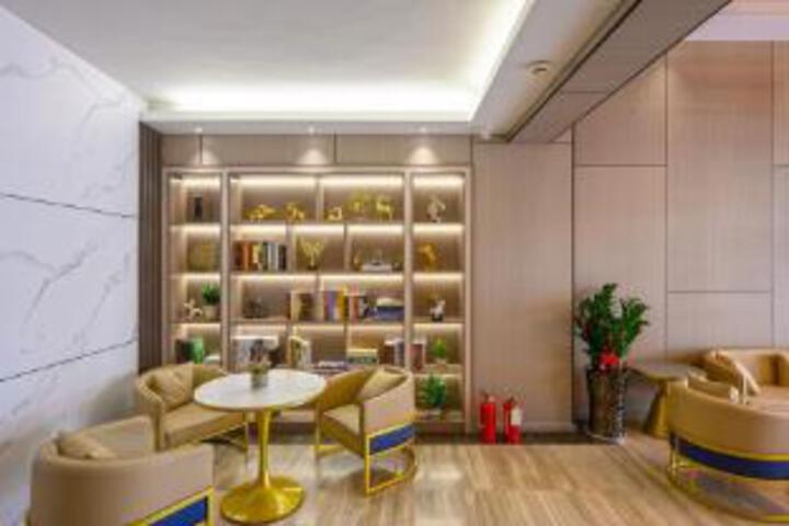 Simple Fashion Cinema Hotel