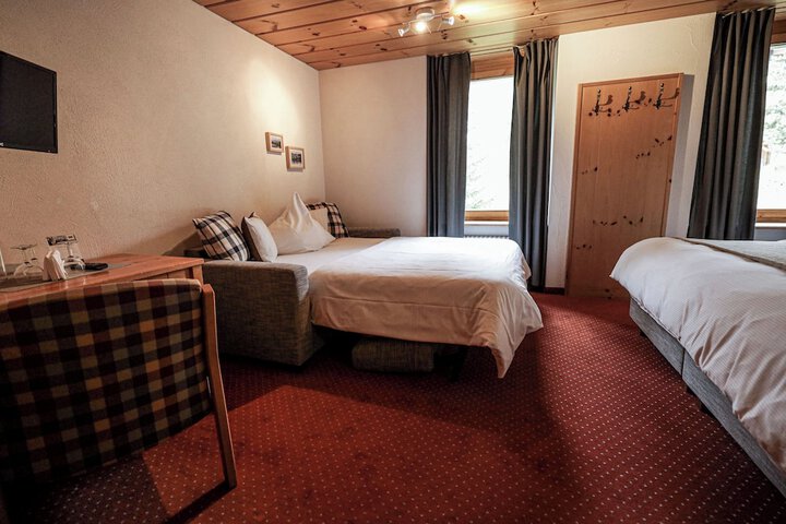Room 26 of 102