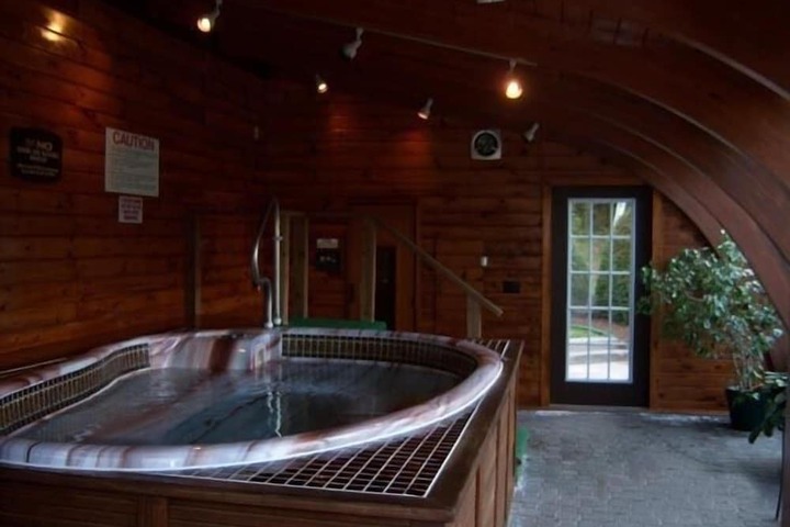 Spa 18 of 65