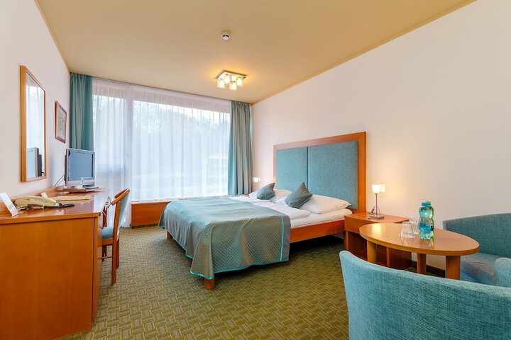 Room 13 of 87