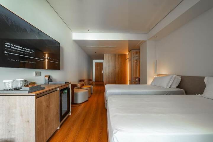 Room 30 of 97