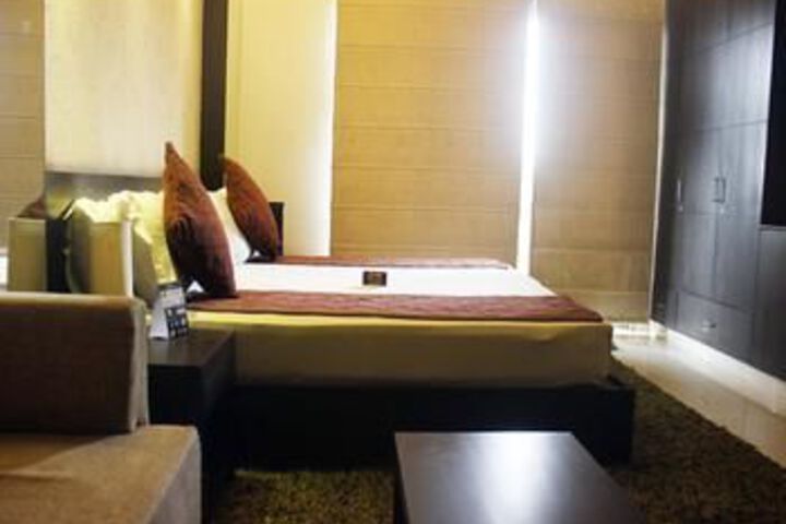 Room 15 of 18