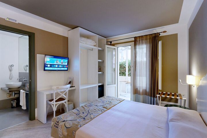 Room 59 of 210