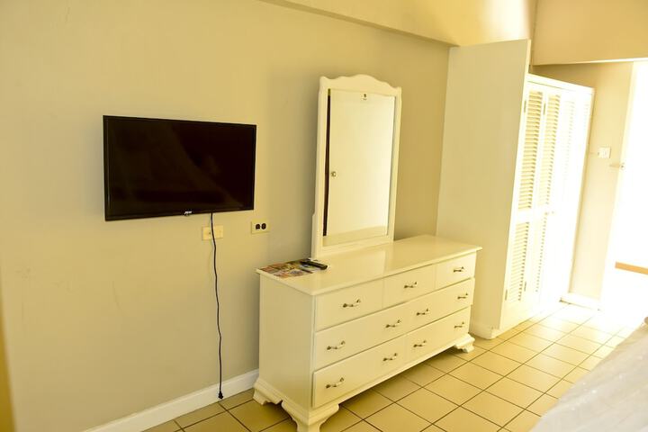Room 21 of 38
