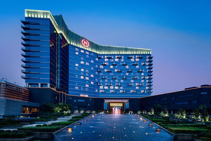 Hotel Exterior 38 of 43