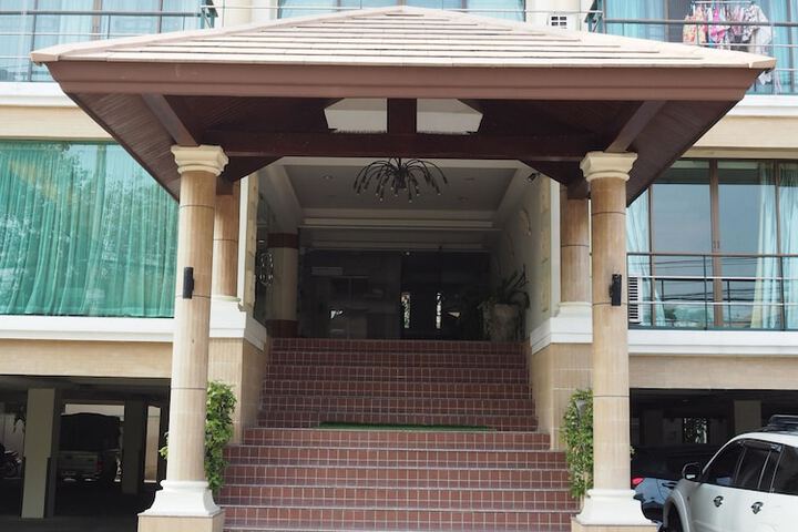 Hotel 69 of 75