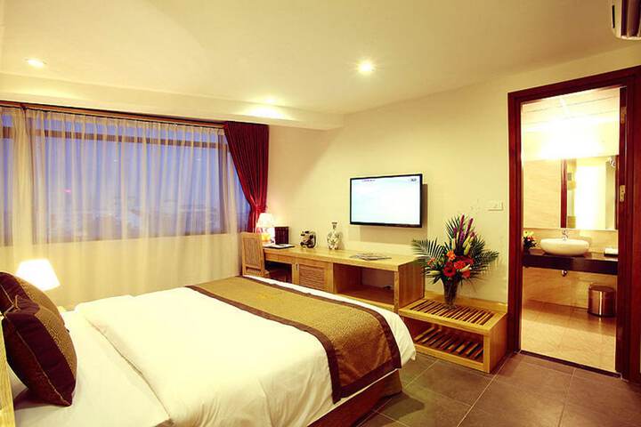 Room 8 of 112