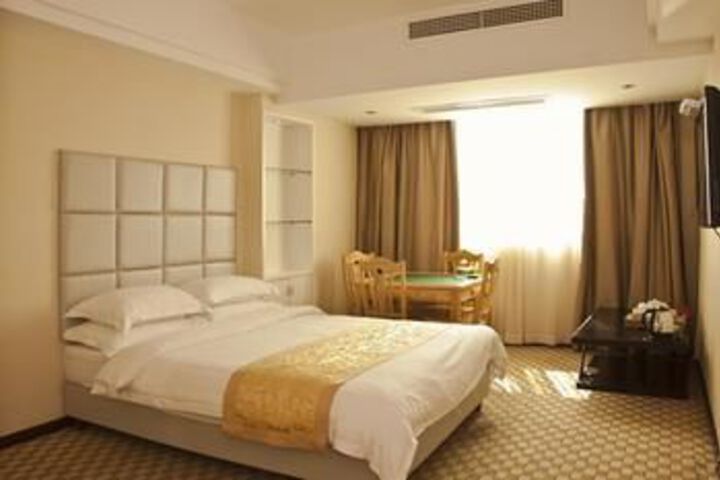 Room 40 of 83