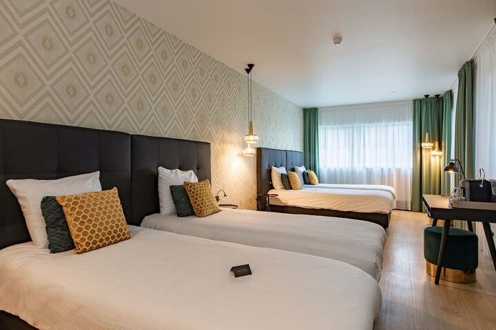 Room 48 of 98
