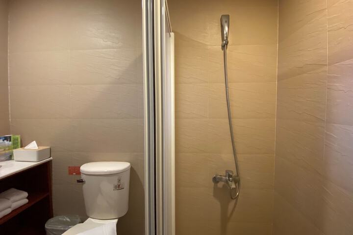 Room 12 of 48