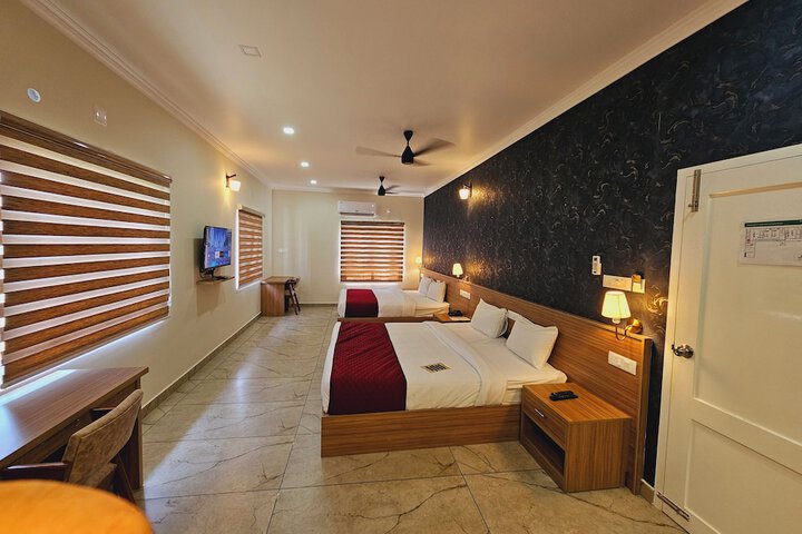 Room 14 of 33