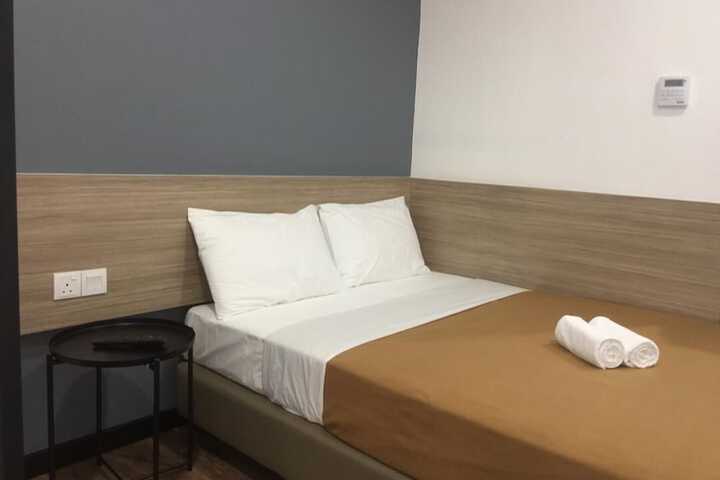 Room 2 of 35