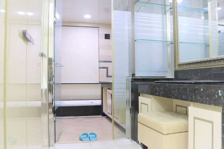 Room 19 of 79