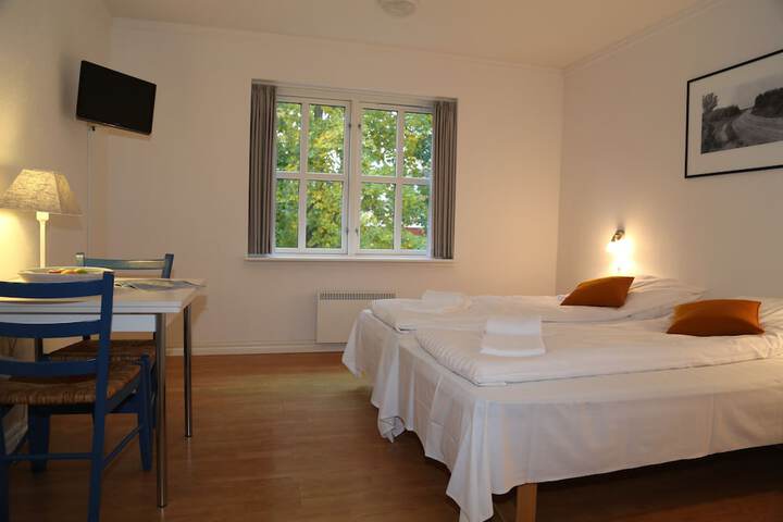 Room 2 of 73