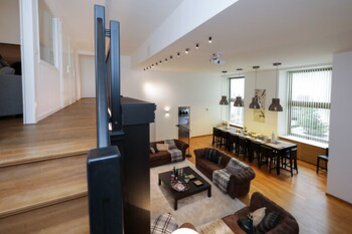 Room 15 of 60